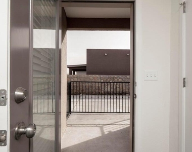 1060 Hoppas Street - Photo Thumbnail 12