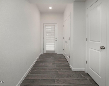 1060 Hoppas Street - Photo Thumbnail 10