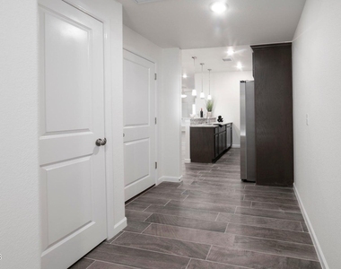 1060 Hoppas Street - Photo Thumbnail 14