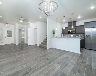 1060 Hoppas Street - Photo Thumbnail 4
