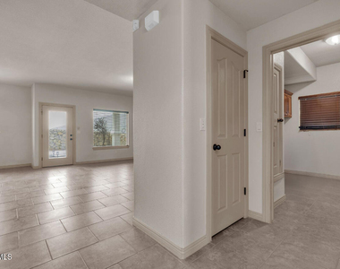 11714 Dos Palmas Drive - Photo Thumbnail 6