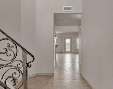 11714 Dos Palmas Drive - Photo Thumbnail 4