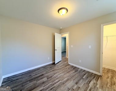 319 Ashigan Street - Photo Thumbnail 14