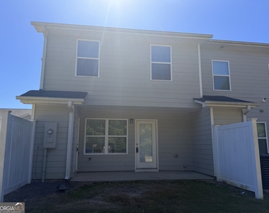 319 Ashigan Street - Photo Thumbnail 17