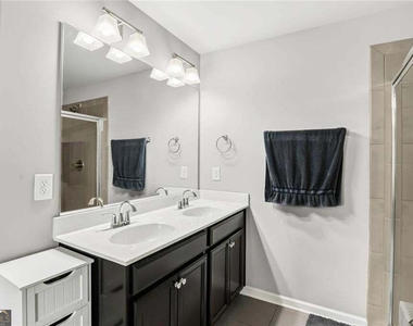 209 Aventine Lane - Photo Thumbnail 14