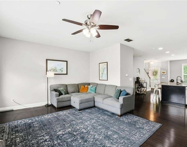 209 Aventine Lane - Photo Thumbnail 9