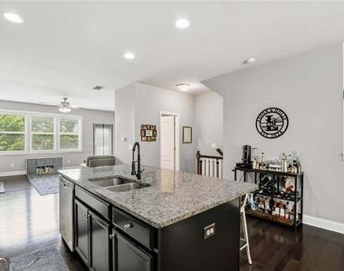 209 Aventine Lane - Photo Thumbnail 7