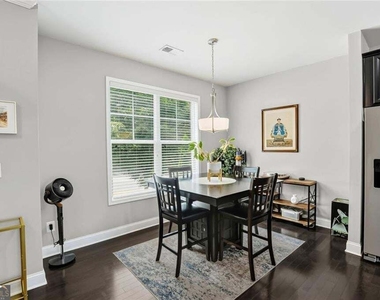 209 Aventine Lane - Photo Thumbnail 4