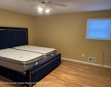505 Monmouth Road - Photo Thumbnail 10
