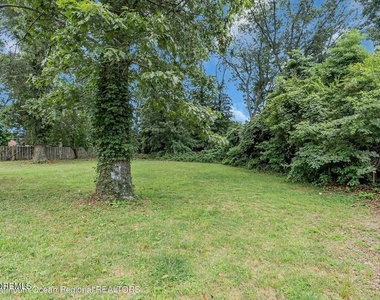 821 Bay Avenue - Photo Thumbnail 39