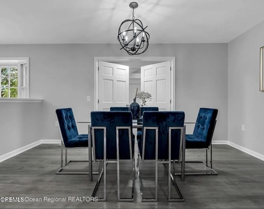 821 Bay Avenue - Photo Thumbnail 30
