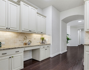 5928 Silverton Avenue - Photo Thumbnail 18