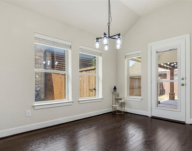 5928 Silverton Avenue - Photo Thumbnail 16