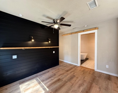 2703 Downing Avenue - Photo Thumbnail 12