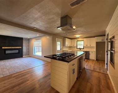 2703 Downing Avenue - Photo Thumbnail 17