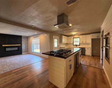 2703 Downing Avenue - Photo Thumbnail 18