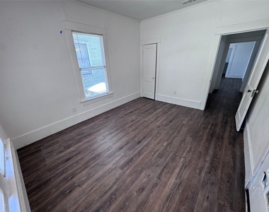 5617 Victor Street - Photo Thumbnail 3