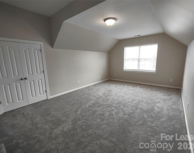 10114 Whiteburn Court - Photo Thumbnail 13