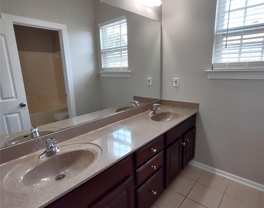 10114 Whiteburn Court - Photo Thumbnail 15