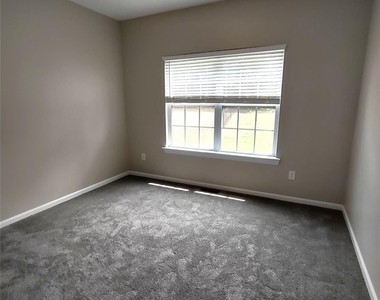 10114 Whiteburn Court - Photo Thumbnail 10