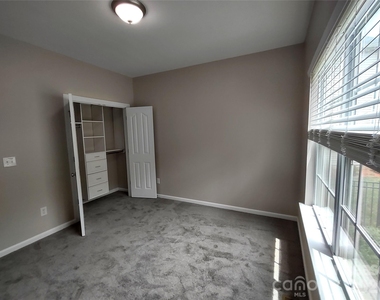 10114 Whiteburn Court - Photo Thumbnail 11
