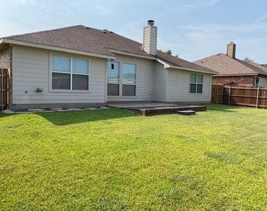 1004 Cutting Horse Drive - Photo Thumbnail 18