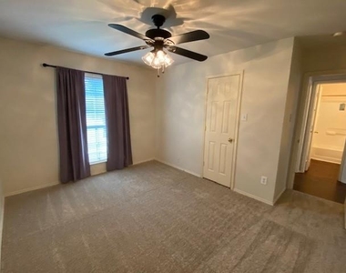 1004 Cutting Horse Drive - Photo Thumbnail 14