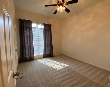 1004 Cutting Horse Drive - Photo Thumbnail 15