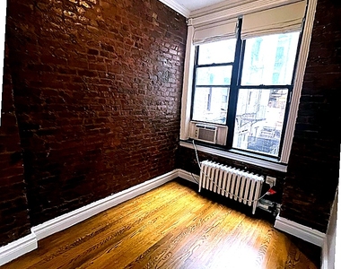 East 13th Street — 4 Bed - Photo Thumbnail 5