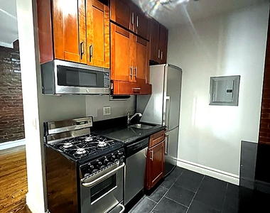 East 13th Street — 4 Bed - Photo Thumbnail 3