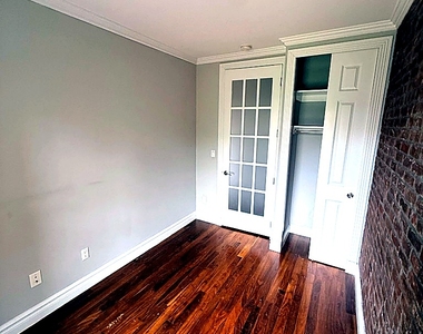 West 21st Street — 1 Bed - Photo Thumbnail 5