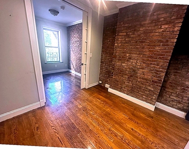 East 106th Street — 3 Bed - Photo Thumbnail 7