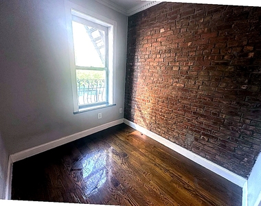 East 106th Street — 3 Bed - Photo Thumbnail 5
