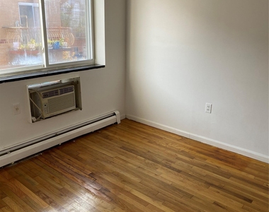 13635 35th Avenue - Photo Thumbnail 2