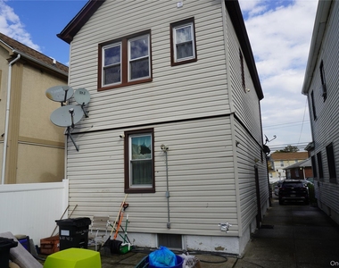 11642 142nd Street - Photo Thumbnail 6