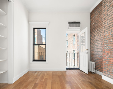 245 Mulberry Street - Photo Thumbnail 3