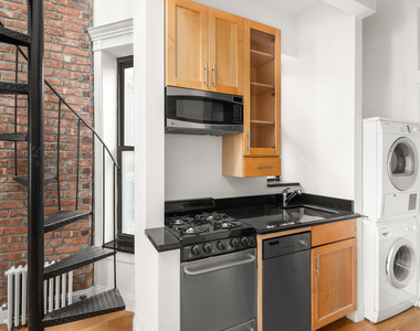 245 Mulberry Street - Photo Thumbnail 4