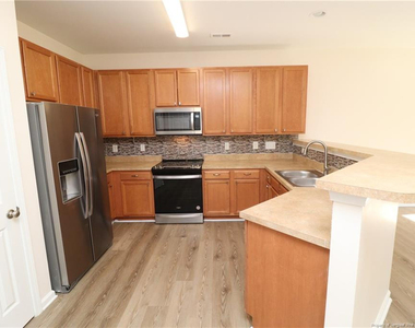 1330 Stone Manor Drive - Photo Thumbnail 5
