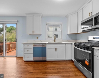 14720 Grobie Pond Lane - Photo Thumbnail 2