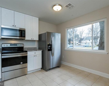 1198 Dublin Place - Photo Thumbnail 3