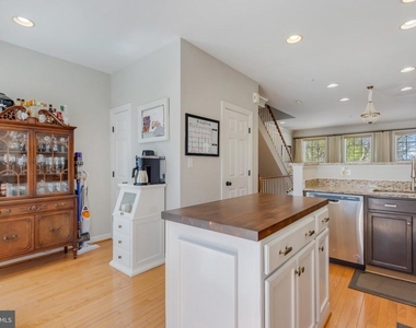 11429 Log Ridge Drive - Photo Thumbnail 9