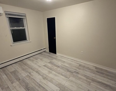 9509 Clark Street - Photo Thumbnail 5