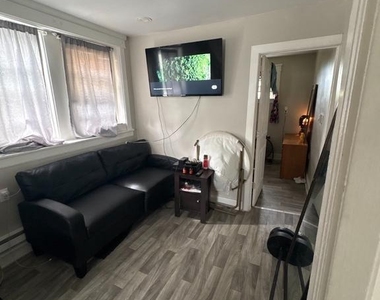 339 Glenwood Avenue - Photo Thumbnail 4