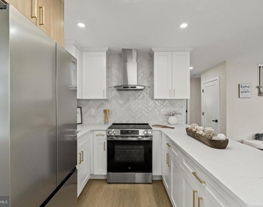 137 Ardsley Ave - Photo Thumbnail 12