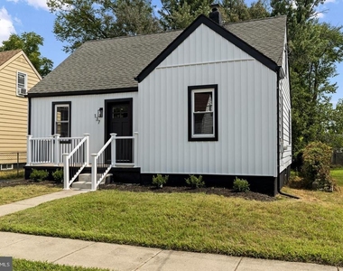 137 Ardsley Ave - Photo Thumbnail 3