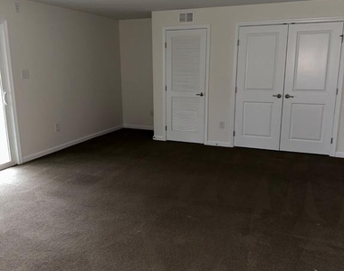 10 Parkers Mill Boulevard - Photo Thumbnail 6