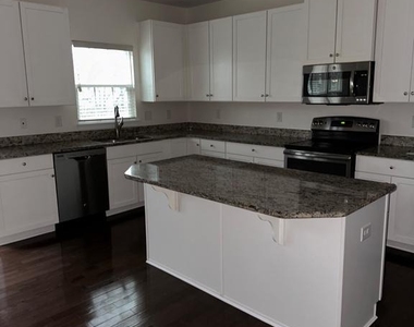 10 Parkers Mill Boulevard - Photo Thumbnail 10