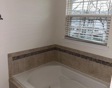 10 Parkers Mill Boulevard - Photo Thumbnail 25