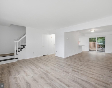 19 Ridgewood Place - Photo Thumbnail 2