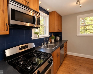 3104 Parker Avenue - Photo Thumbnail 14